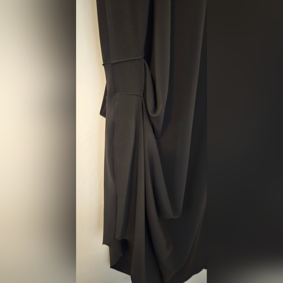 Sympli Black REVERSIBLE Drama Dress, Lagenlook. - Picture 4 of 10